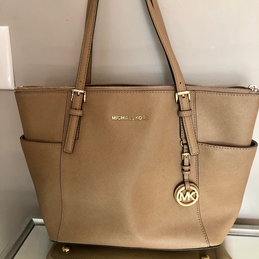 Michael Kors Shoulder Bag!